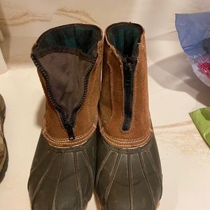 Duck boots